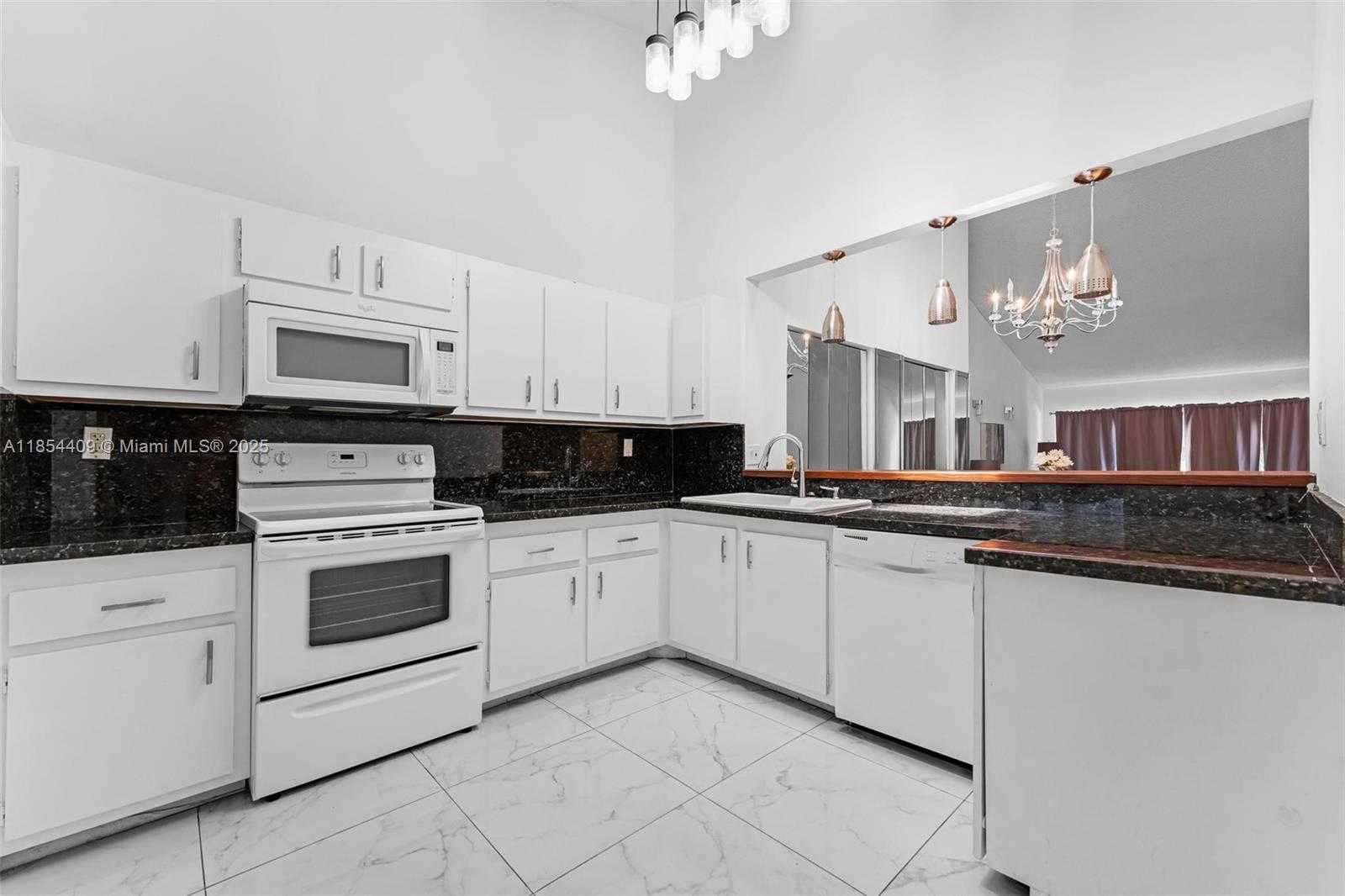 Small Image of 19932 NORTH EAST 5TH CT #2H, Miami Number 4