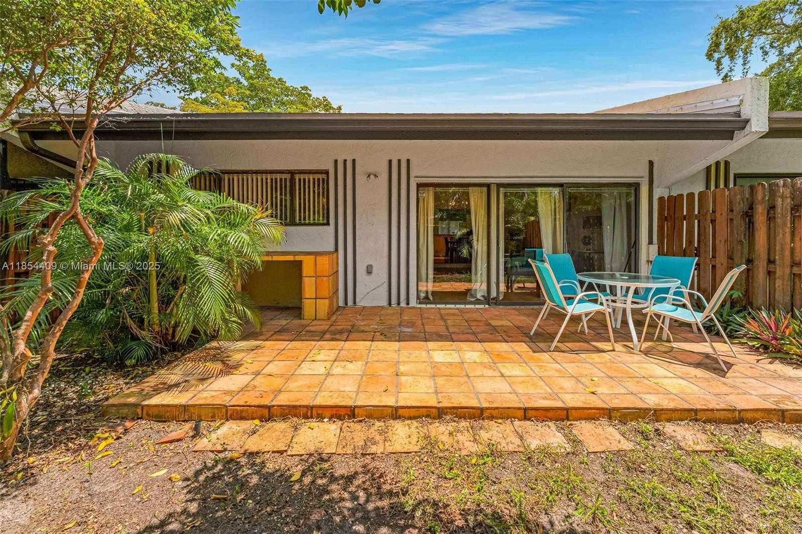 Small Image of 19932 NORTH EAST 5TH CT #2H, Miami Number 43