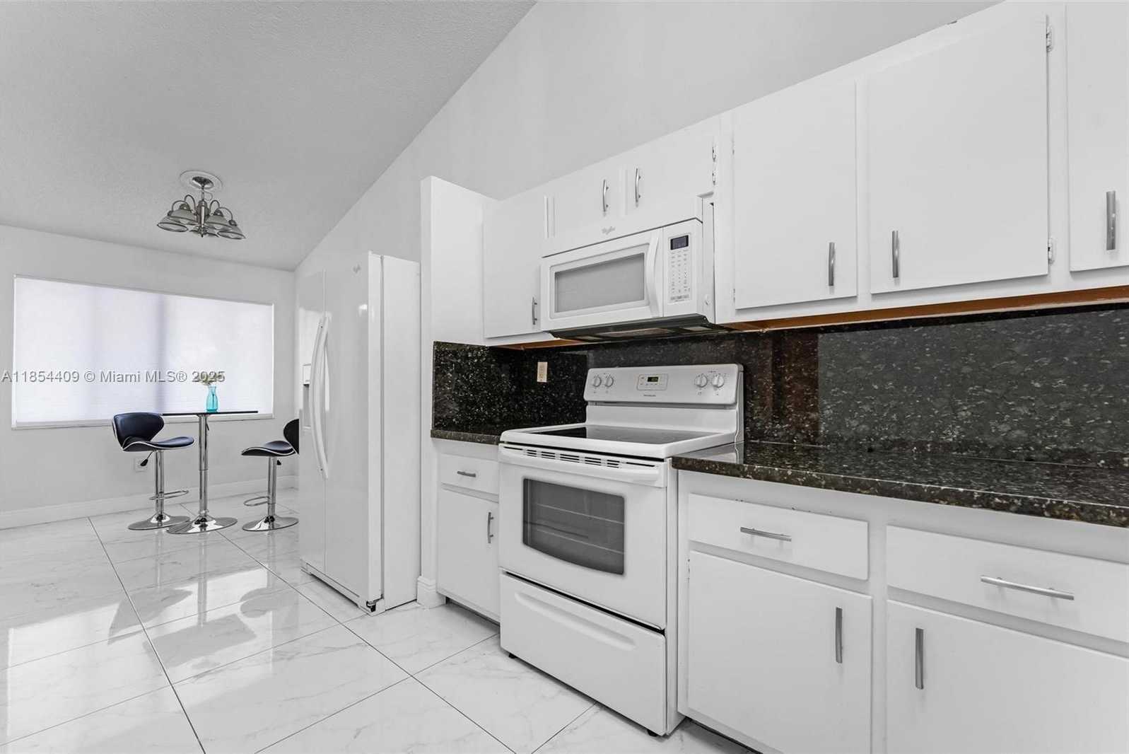 Small Image of 19932 NORTH EAST 5TH CT #2H, Miami Number 5