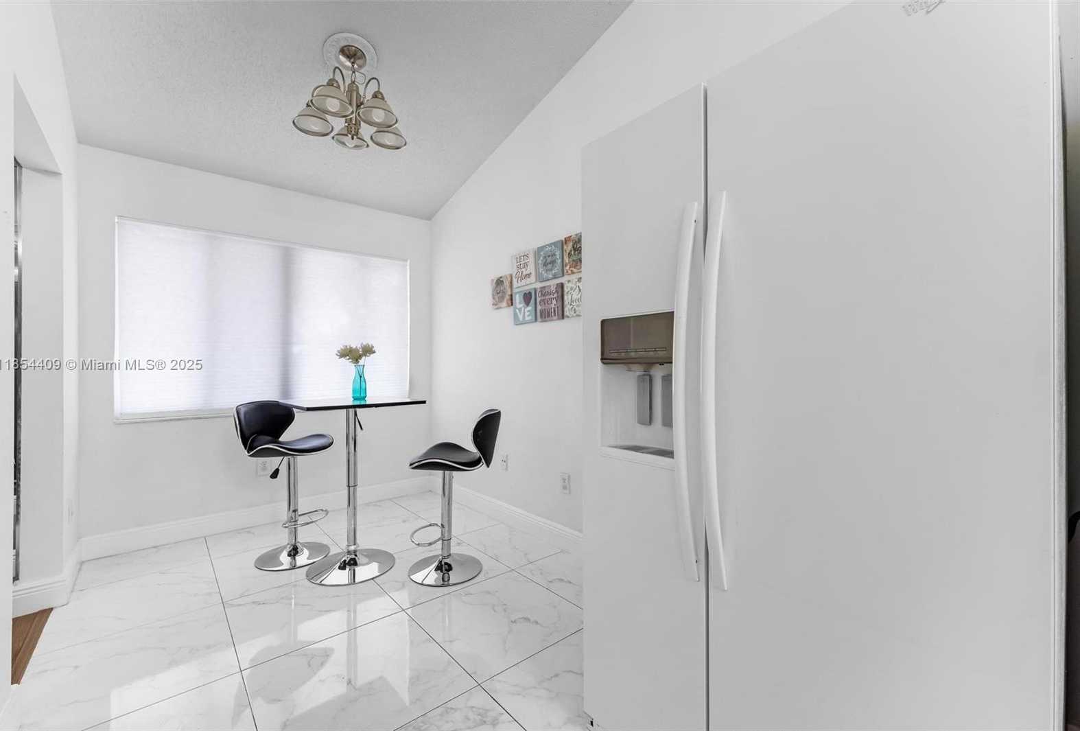 Small Image of 19932 NORTH EAST 5TH CT #2H, Miami Number 9