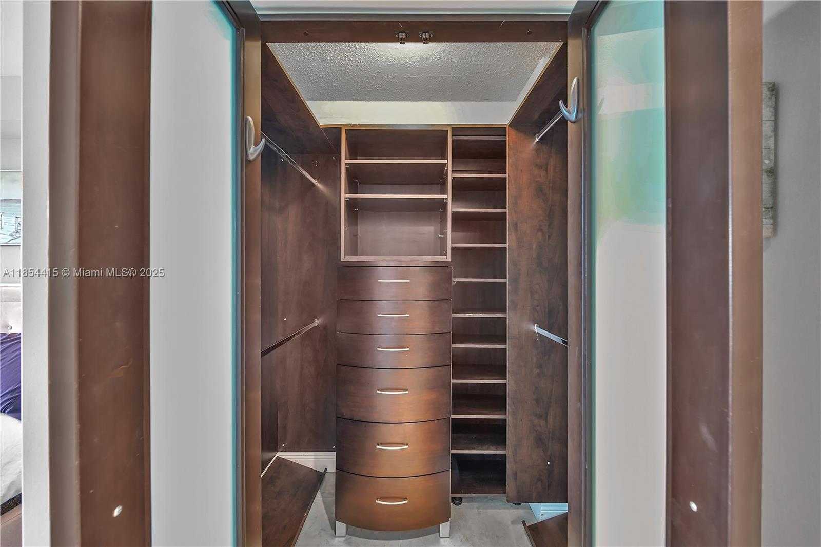 Small Image of 90 ALTON RD #2604, Miami Beach Number 14