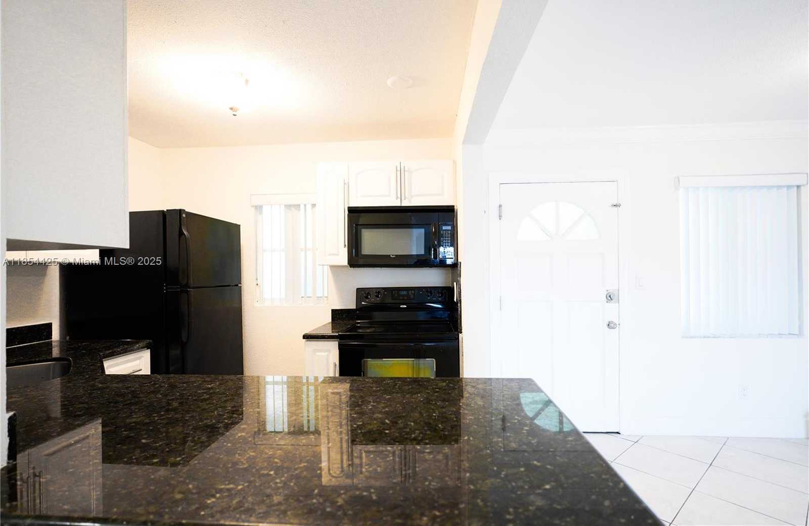 Small Image of 1575 EUCLID AVE #302, Miami Beach Number 4