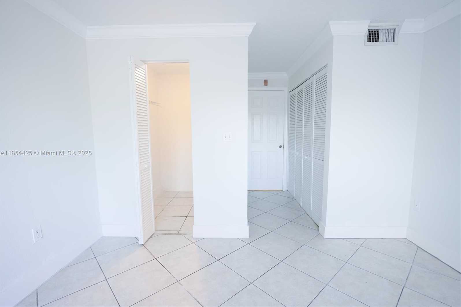 Small Image of 1575 EUCLID AVE #302, Miami Beach Number 6