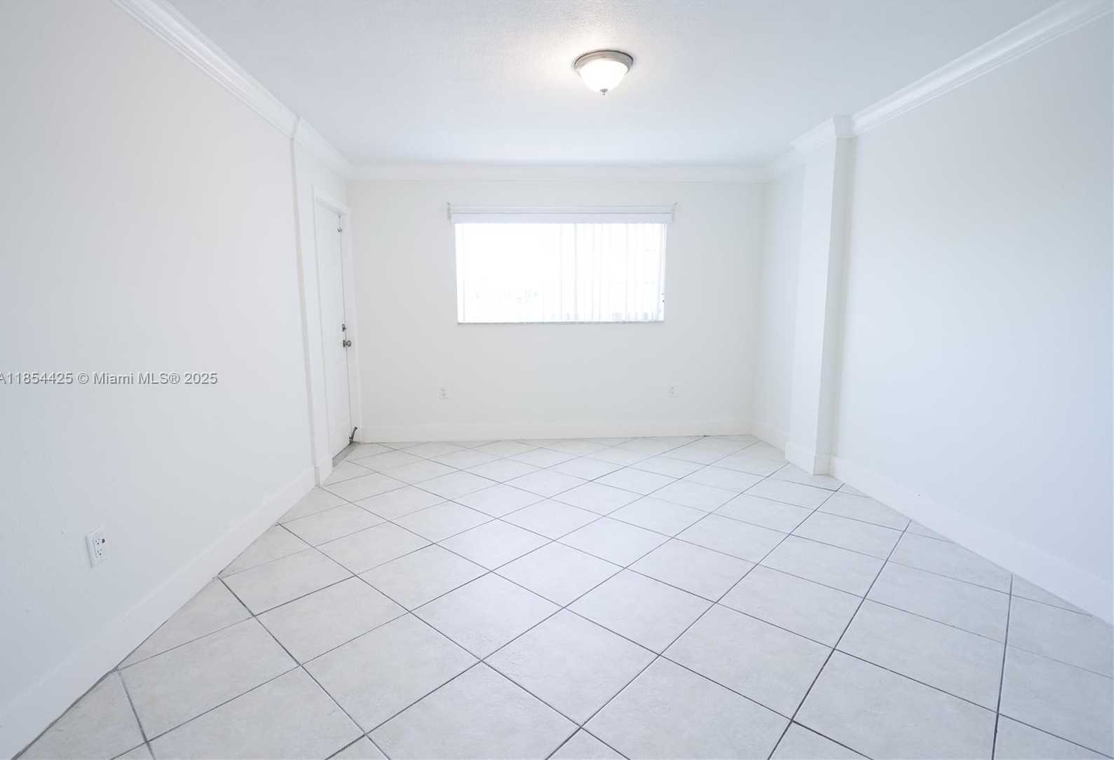 Small Image of 1575 EUCLID AVE #302, Miami Beach Number 7