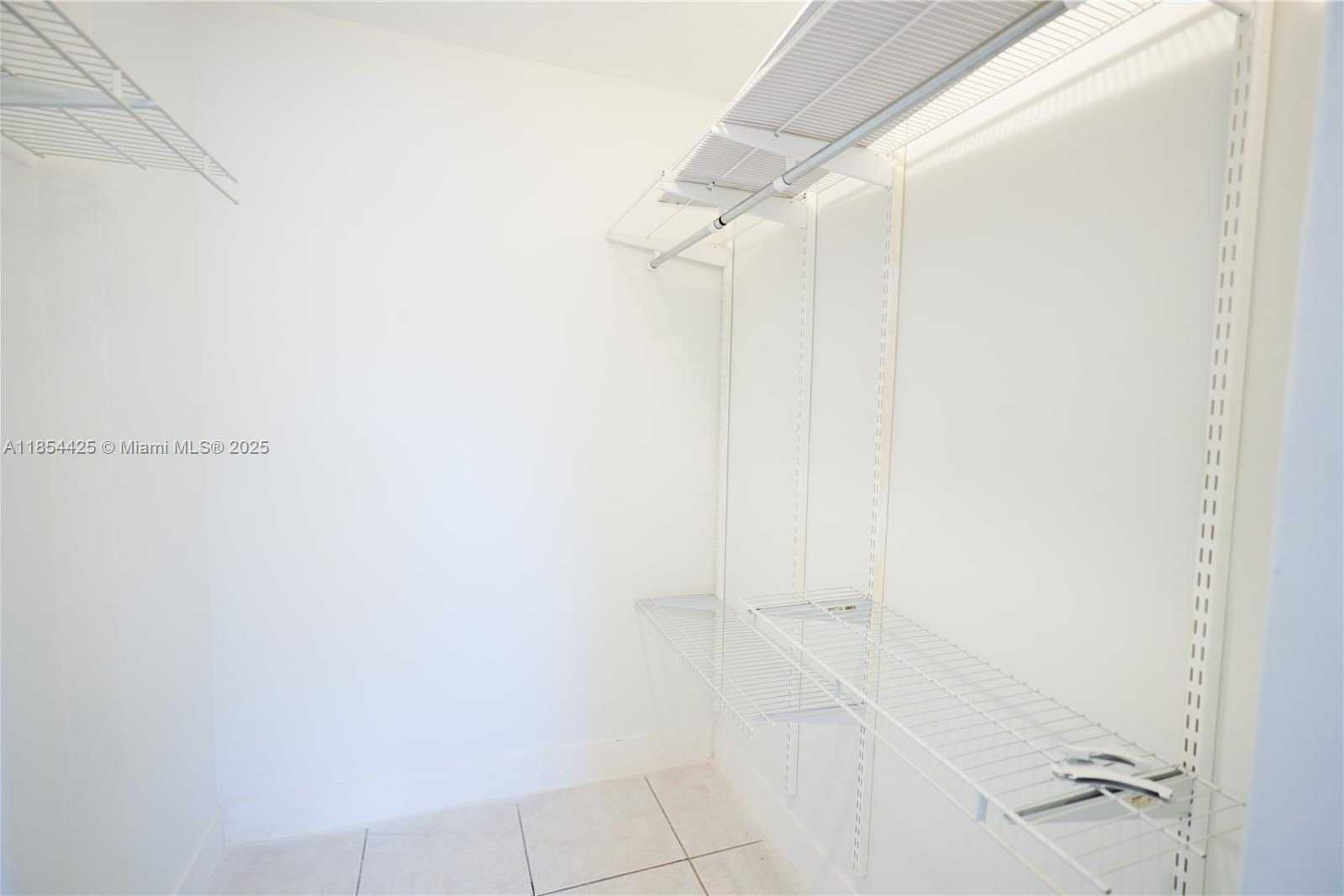 Small Image of 1575 EUCLID AVE #302, Miami Beach Number 8