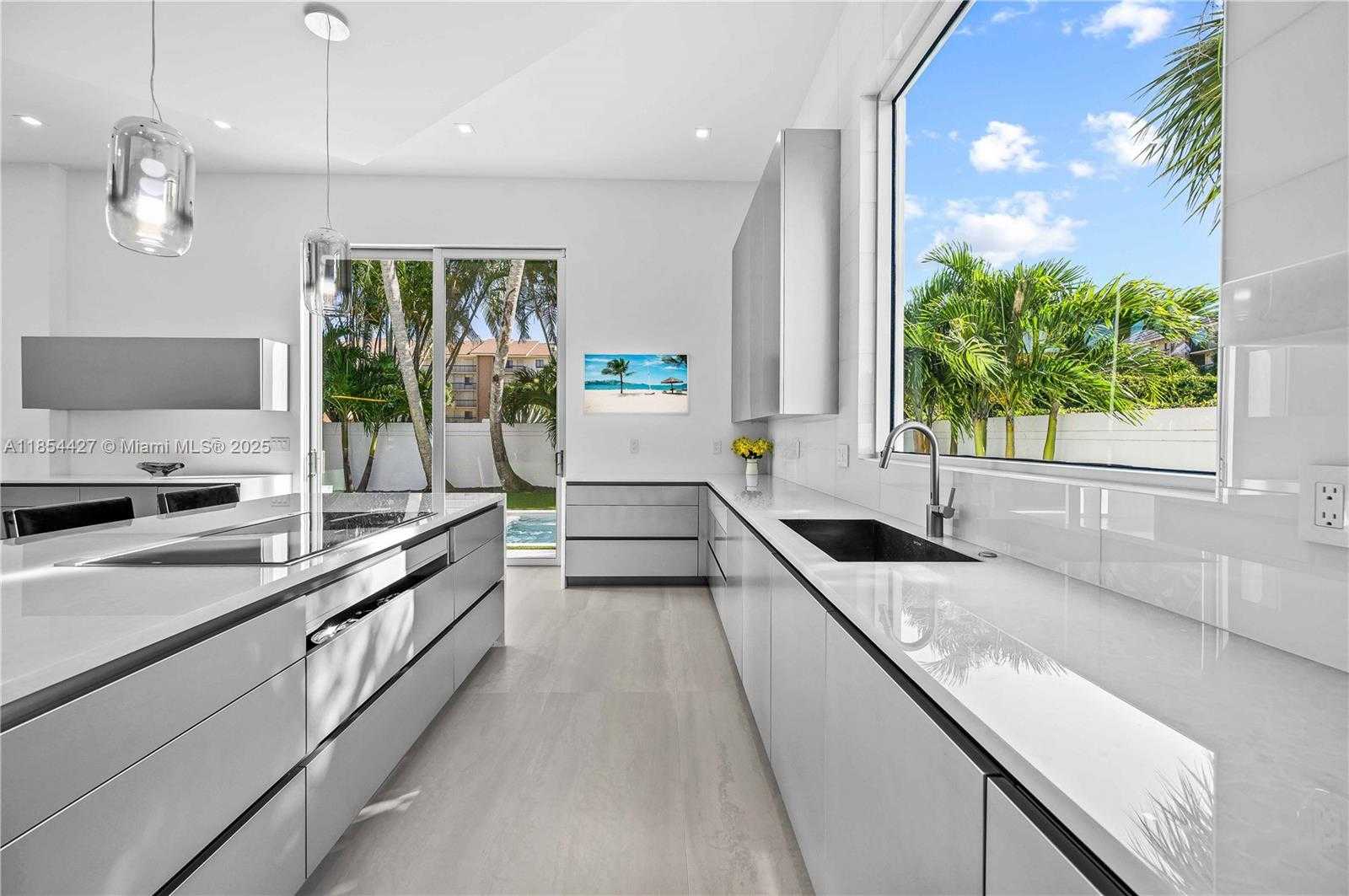 Small Image of 2628 MARCINSKI RD, Jupiter Number 10