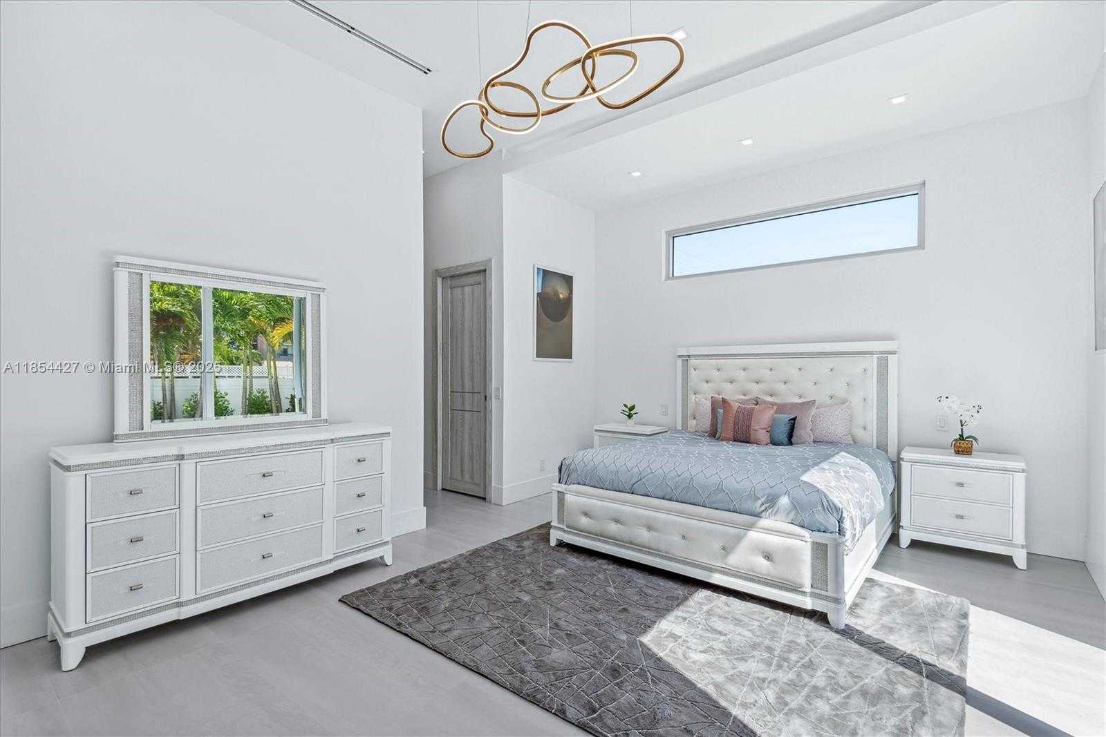 Small Image of 2628 MARCINSKI RD, Jupiter Number 21