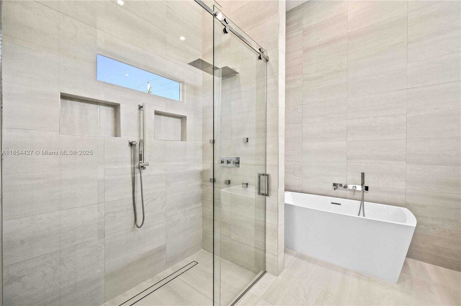 Small Image of 2628 MARCINSKI RD, Jupiter Number 24