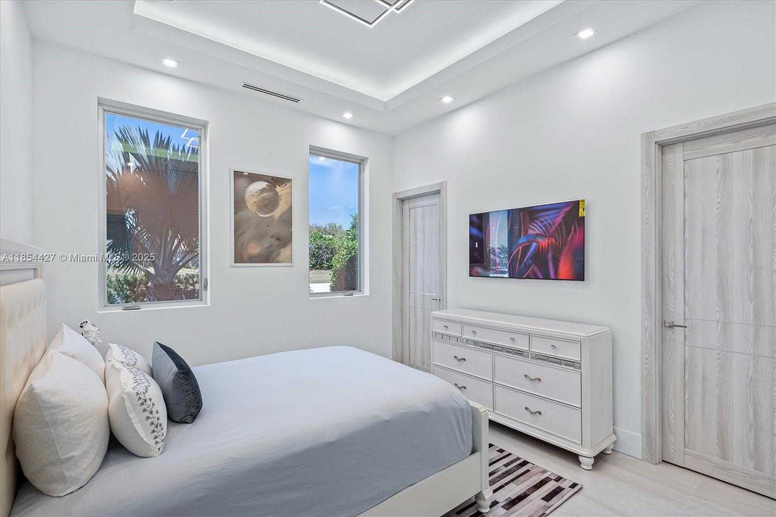 Small Image of 2628 MARCINSKI RD, Jupiter Number 25