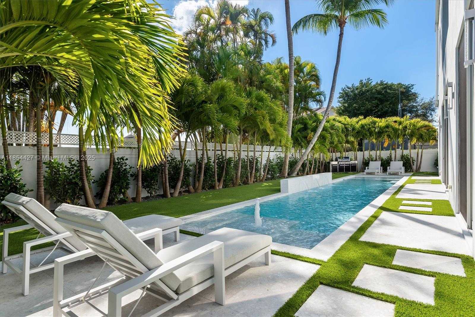 Small Image of 2628 MARCINSKI RD, Jupiter Number 32