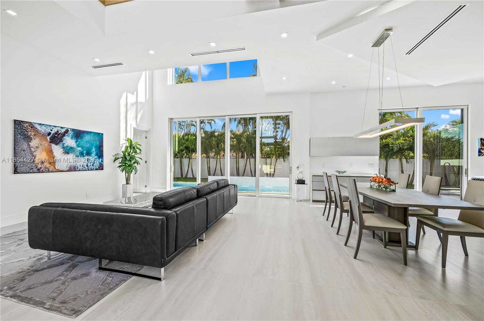 Small Image of 2628 MARCINSKI RD, Jupiter Number 6