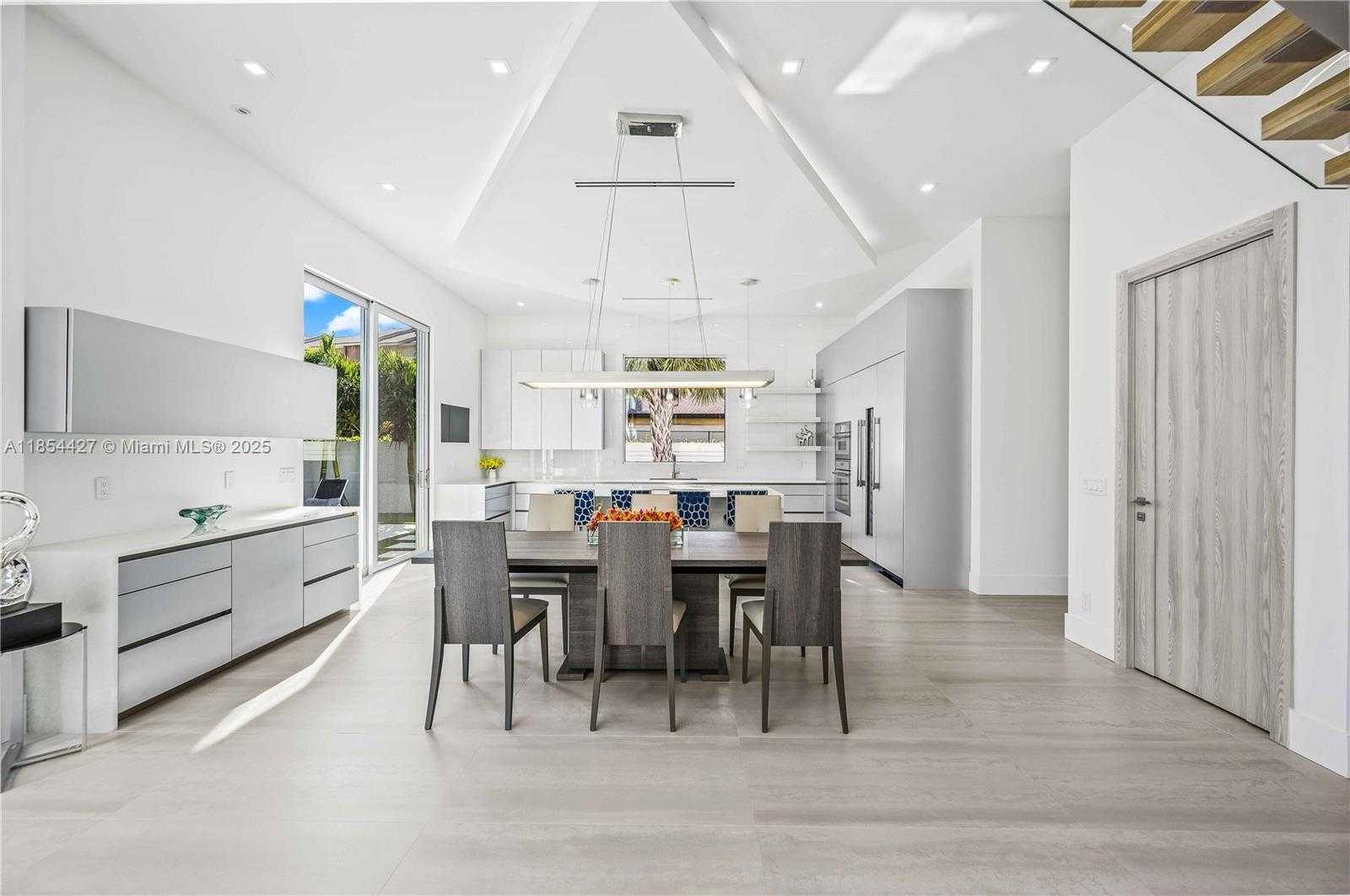 Small Image of 2628 MARCINSKI RD, Jupiter Number 8