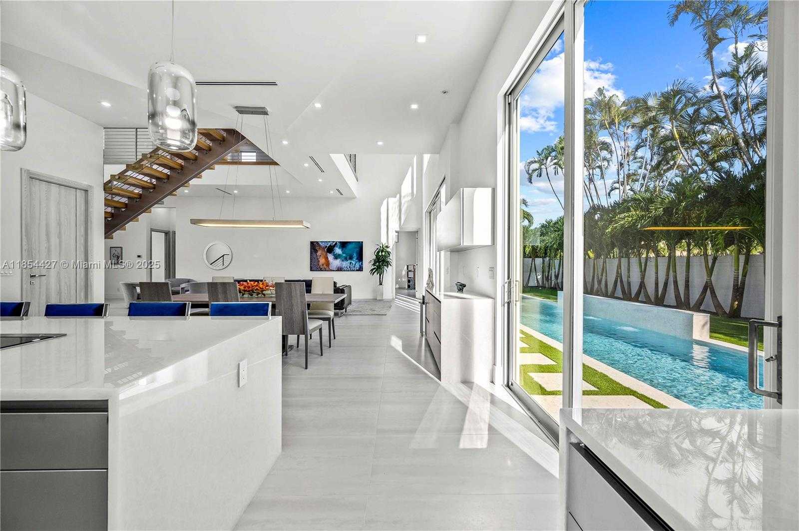 Small Image of 2628 MARCINSKI RD, Jupiter Number 9