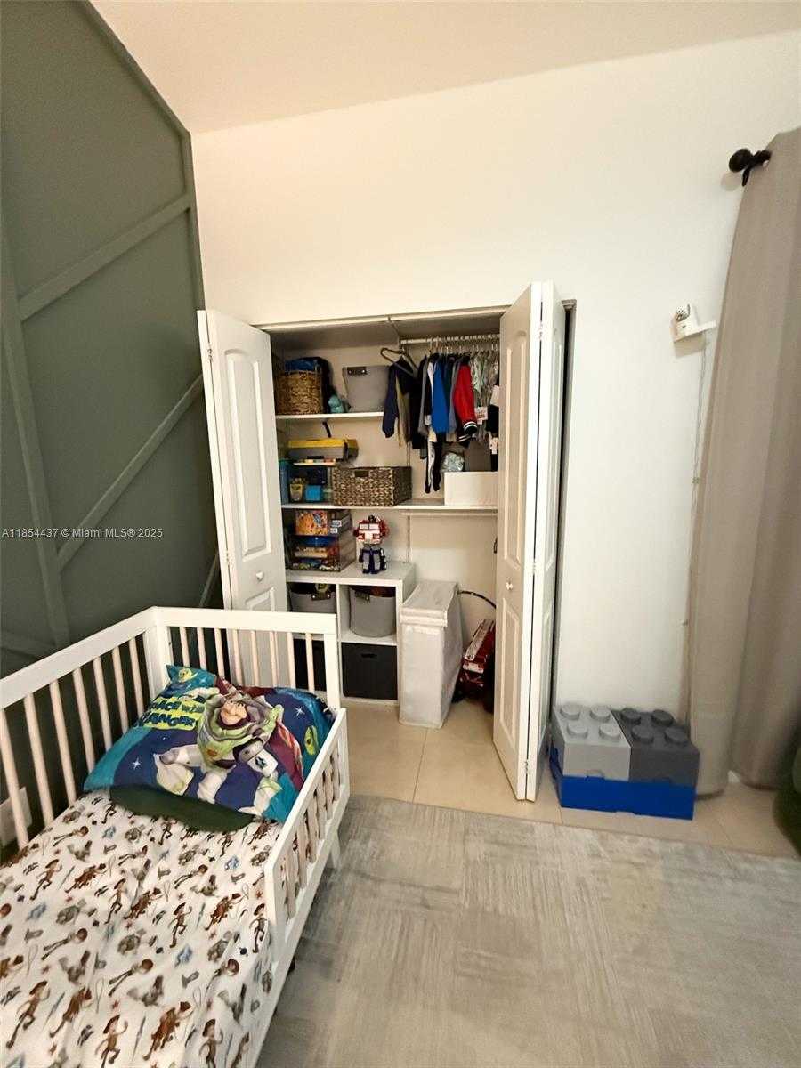 Small Image of 19231 NORTH WEST 67TH PL, Hialeah Number 16