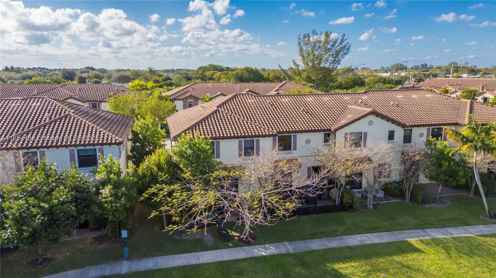 Small Image of 6970 BROADLAND WAY, Coconut Creek Number 32