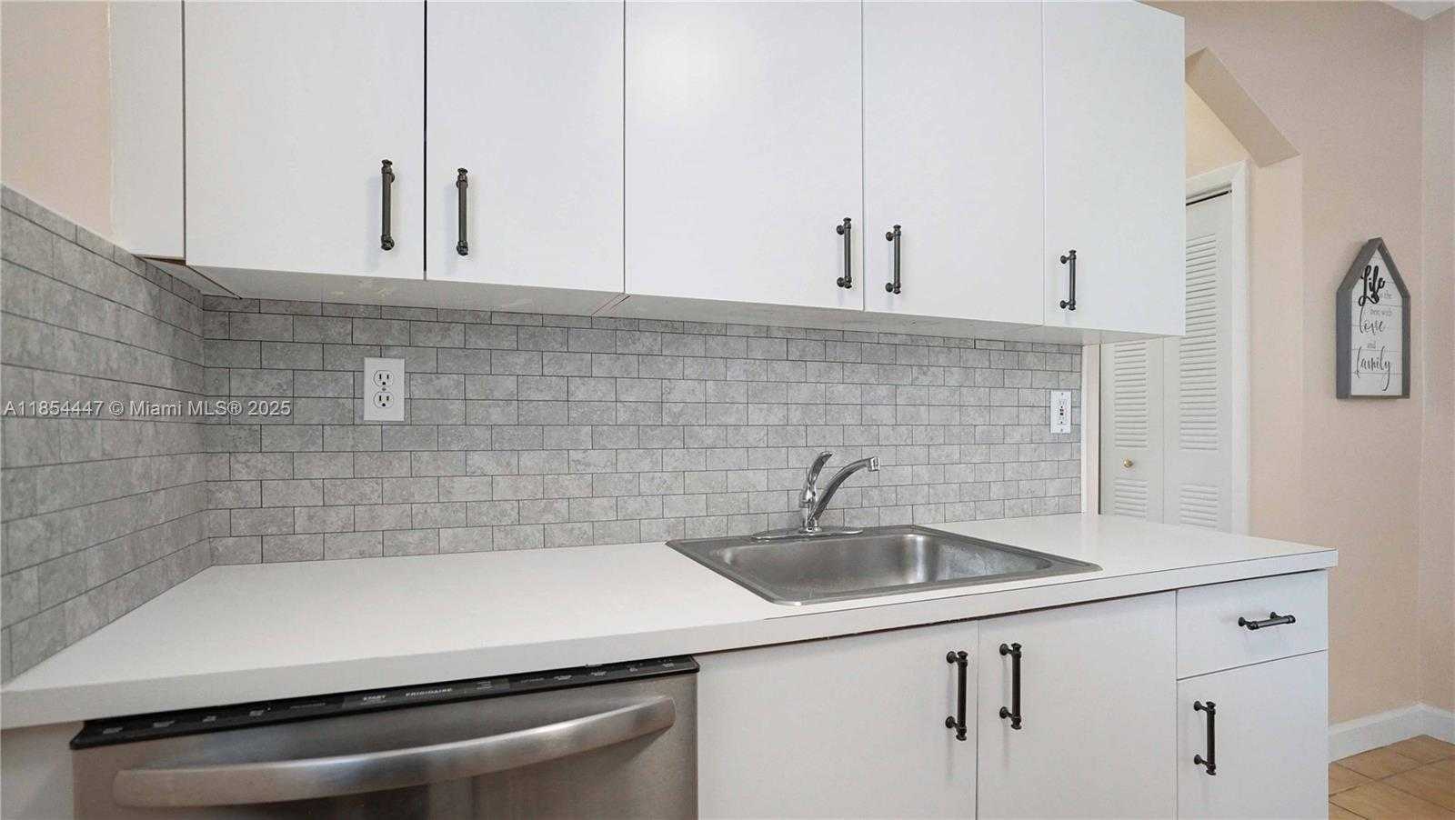 Small Image of 540 15TH ST #203, Miami Beach Number 5