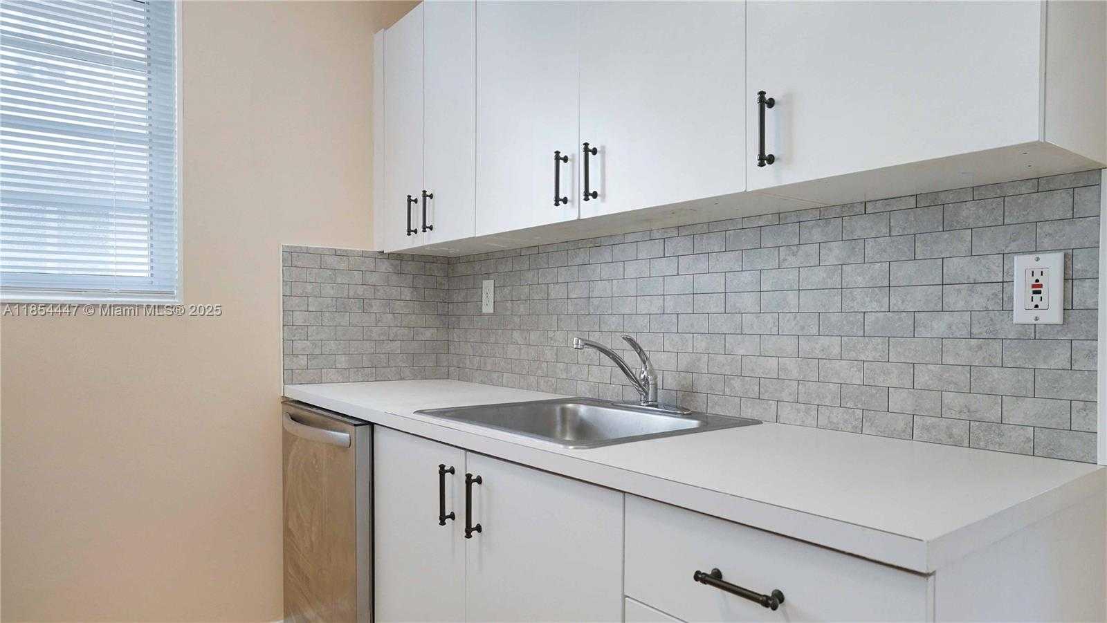 Small Image of 540 15TH ST #203, Miami Beach Number 6