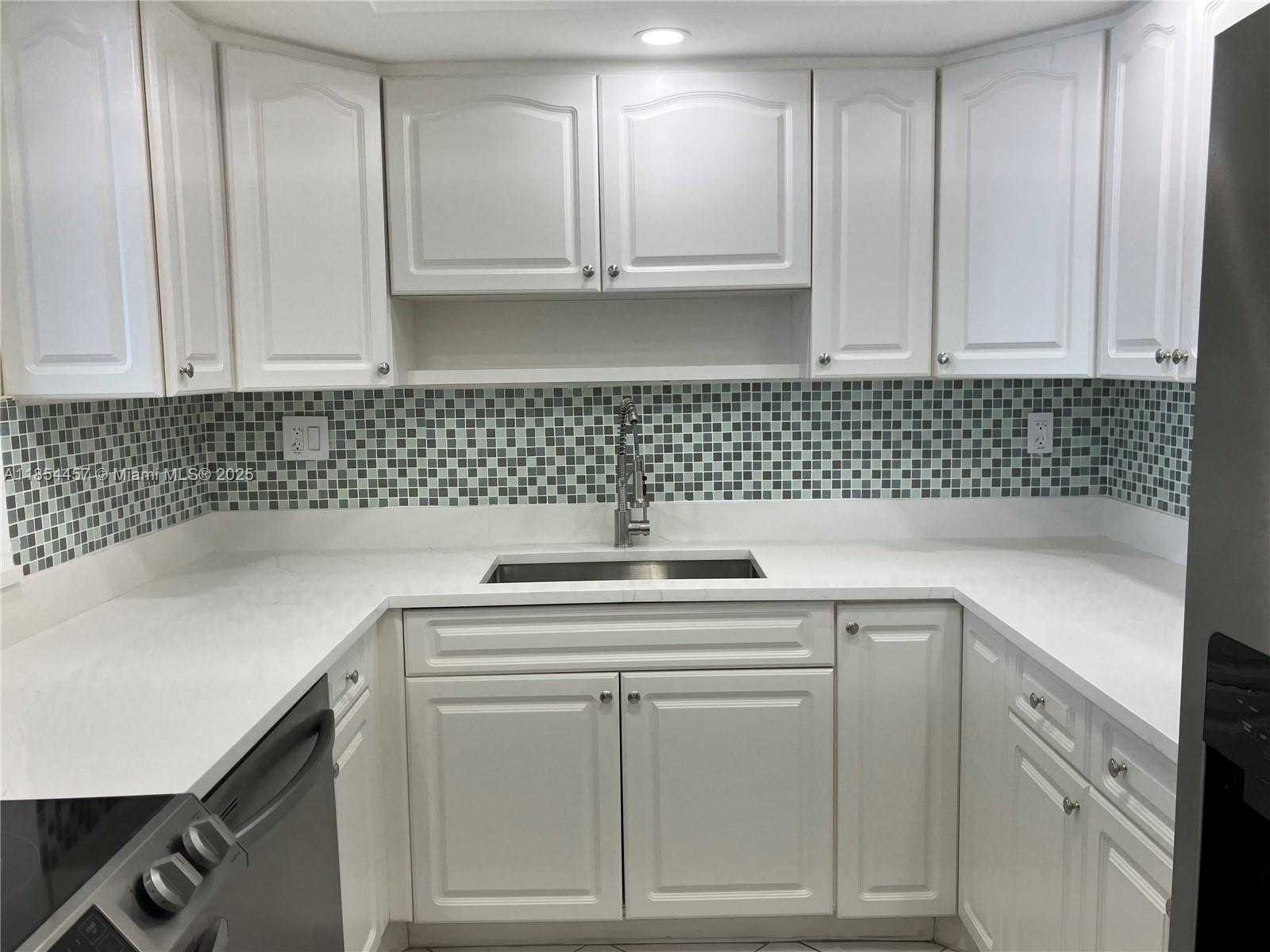 Small Image of 500 THREE ISLANDS BLVD #521, Hallandale Beach Number 11