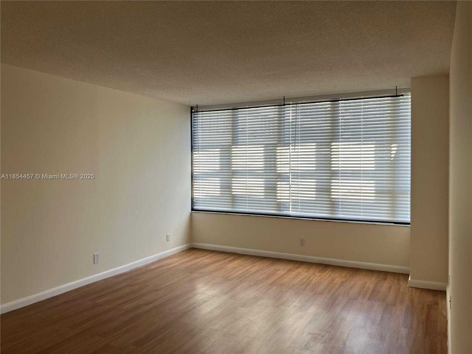 Small Image of 500 THREE ISLANDS BLVD #521, Hallandale Beach Number 16