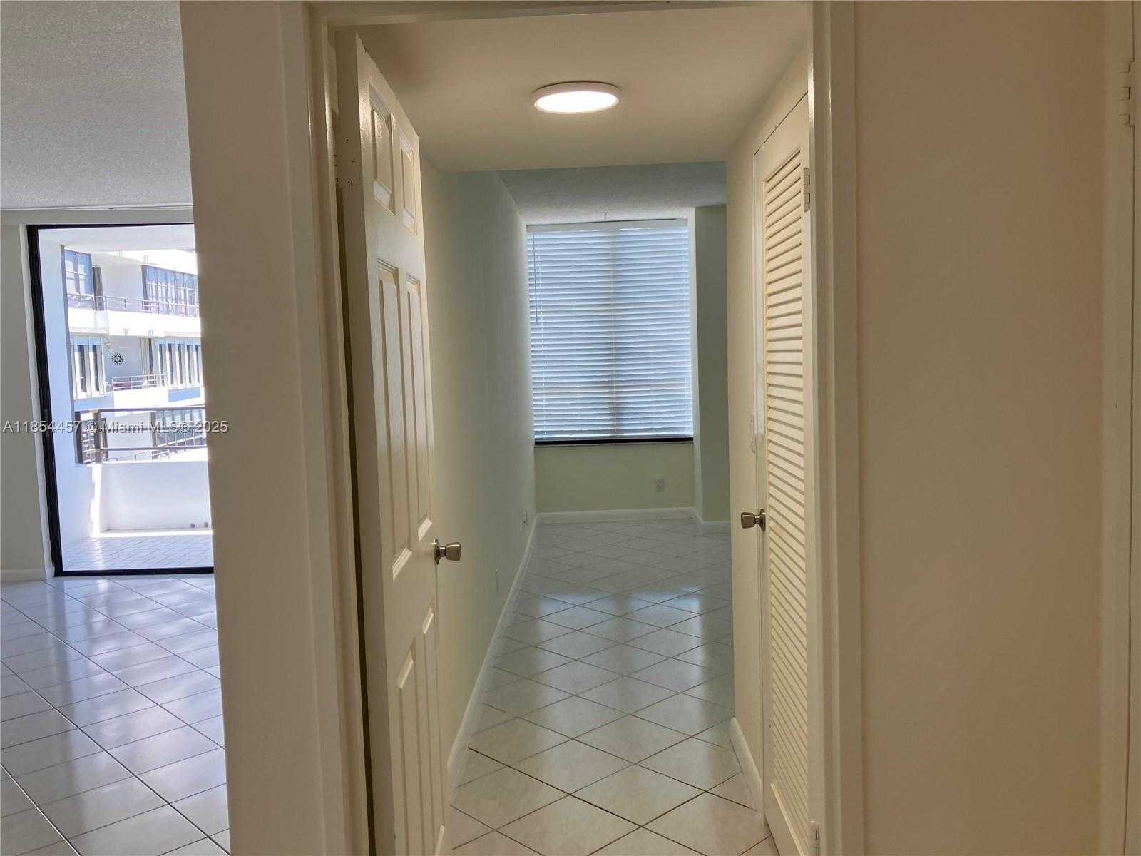 Small Image of 500 THREE ISLANDS BLVD #521, Hallandale Beach Number 20