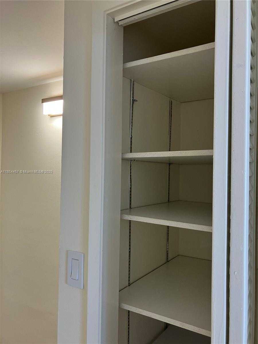 Small Image of 500 THREE ISLANDS BLVD #521, Hallandale Beach Number 25