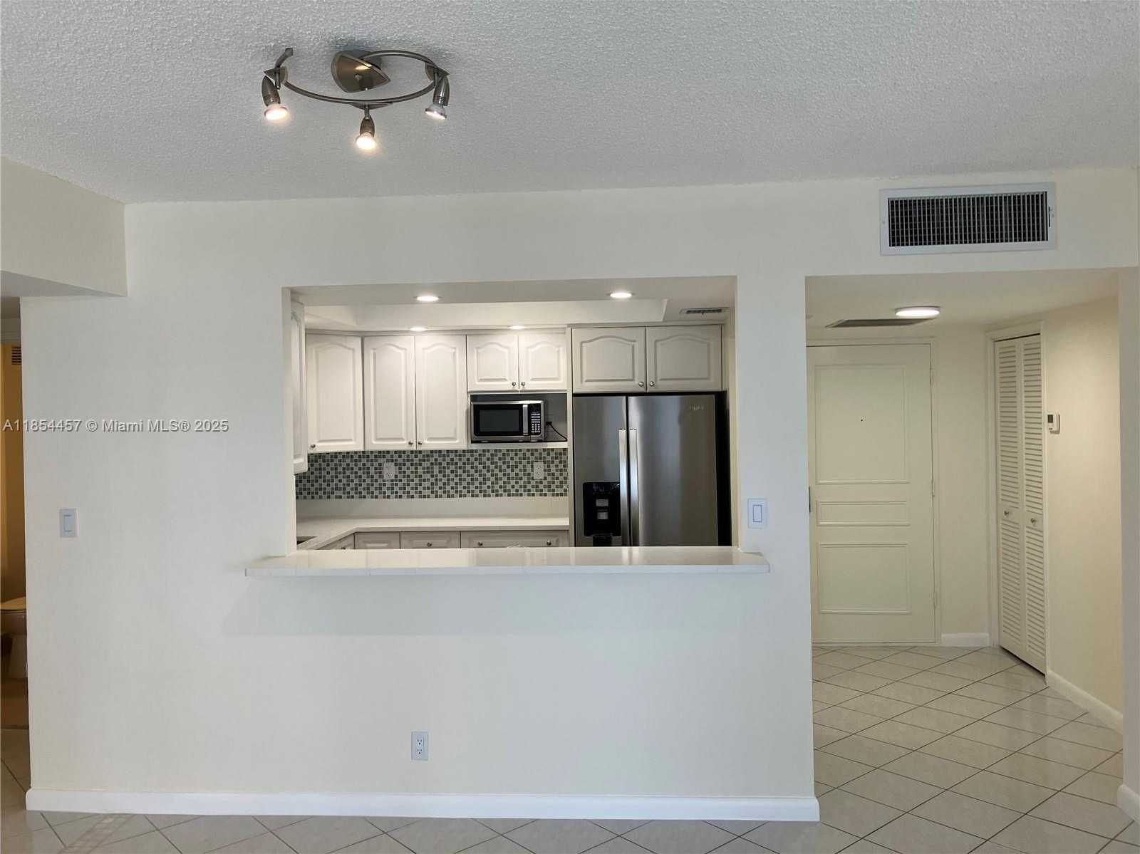 Small Image of 500 THREE ISLANDS BLVD #521, Hallandale Beach Number 9