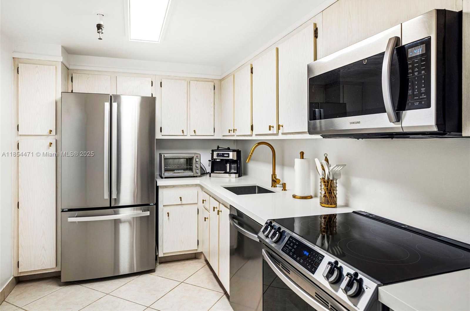 Small Image of 20505 EAST COUNTRY CLUB DR #736, Aventura Number 10