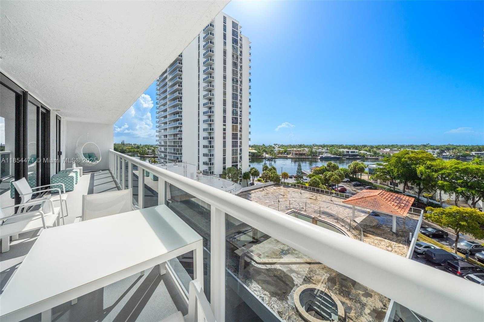 Small Image of 20505 EAST COUNTRY CLUB DR #736, Aventura Number 2