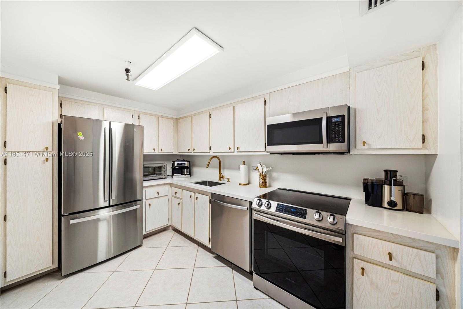 Small Image of 20505 EAST COUNTRY CLUB DR #736, Aventura Number 9