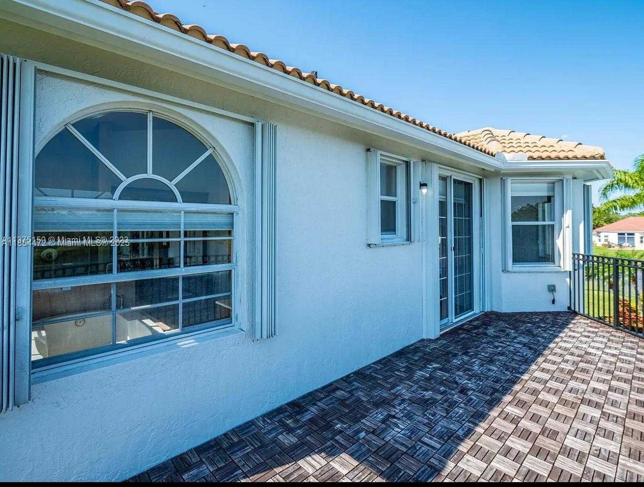 Small Image of 3249 MUIRFIELD, Weston Number 61