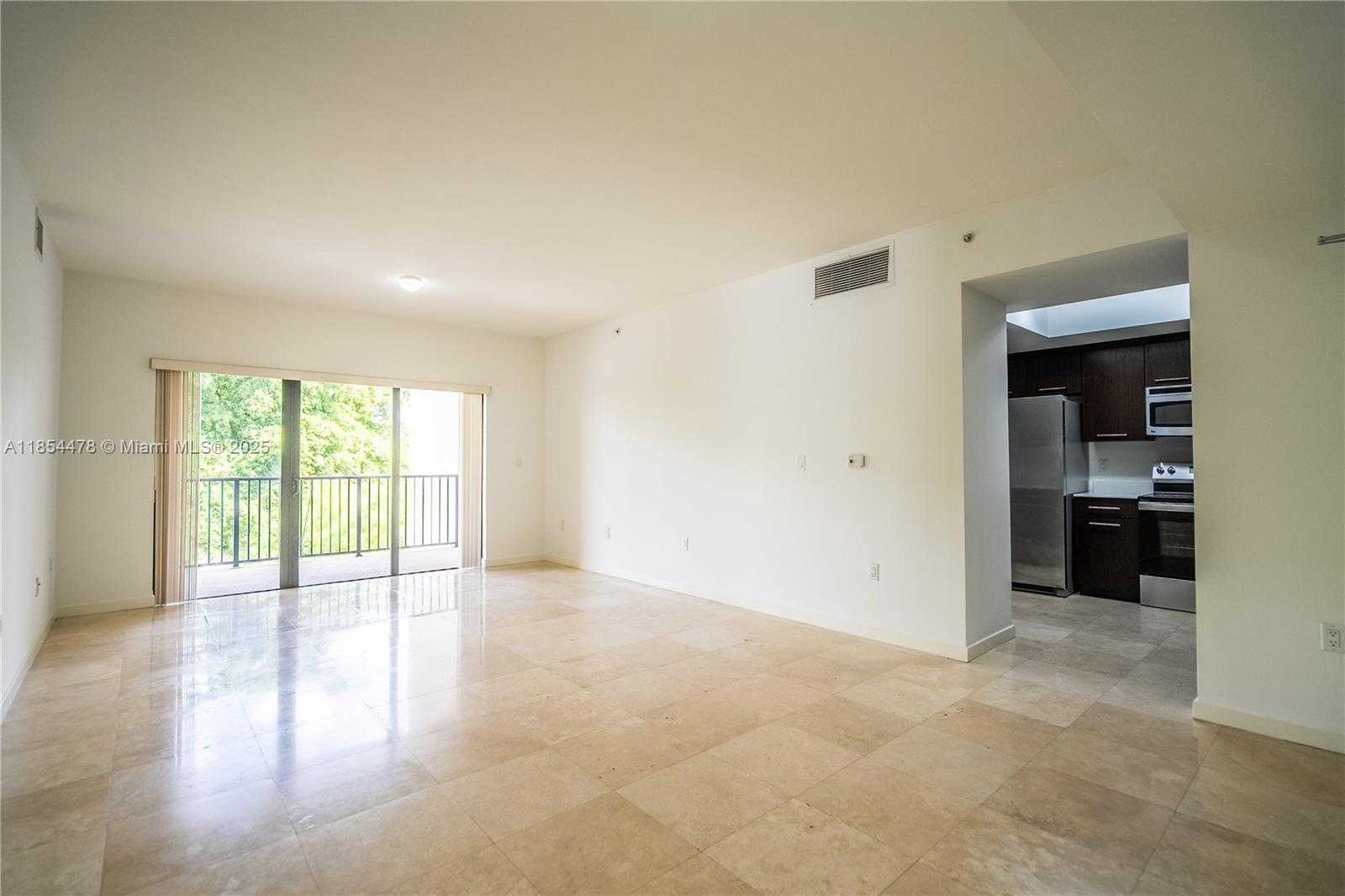Small Image of 300 MAJORCA AVE #305, Coral Gables Number 8