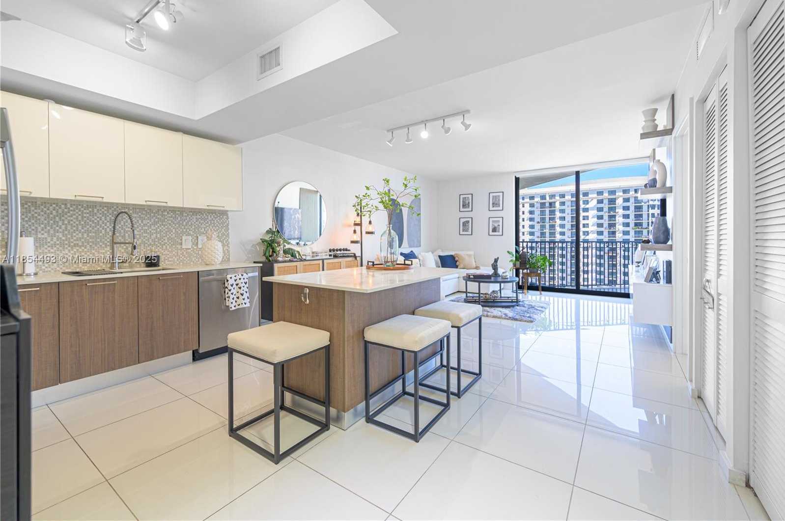 Small Image of 5252 NORTH WEST 85TH AVE #1405, Doral Number 2