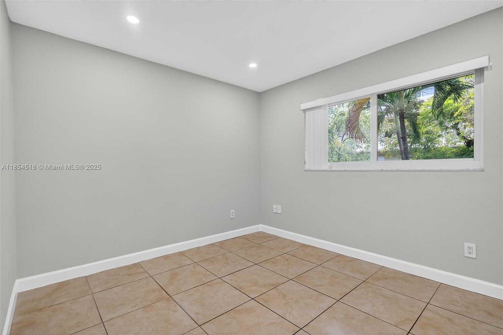 Small Image of 7705 CAMINO REAL #B204, Miami Number 12