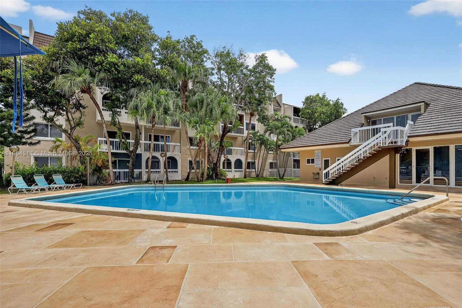 Small Image of 7705 CAMINO REAL #B204, Miami Number 14