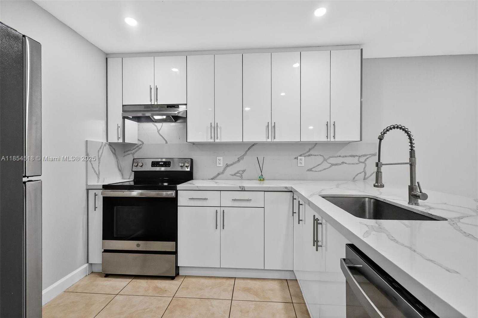 Small Image of 7705 CAMINO REAL #B204, Miami Number 3