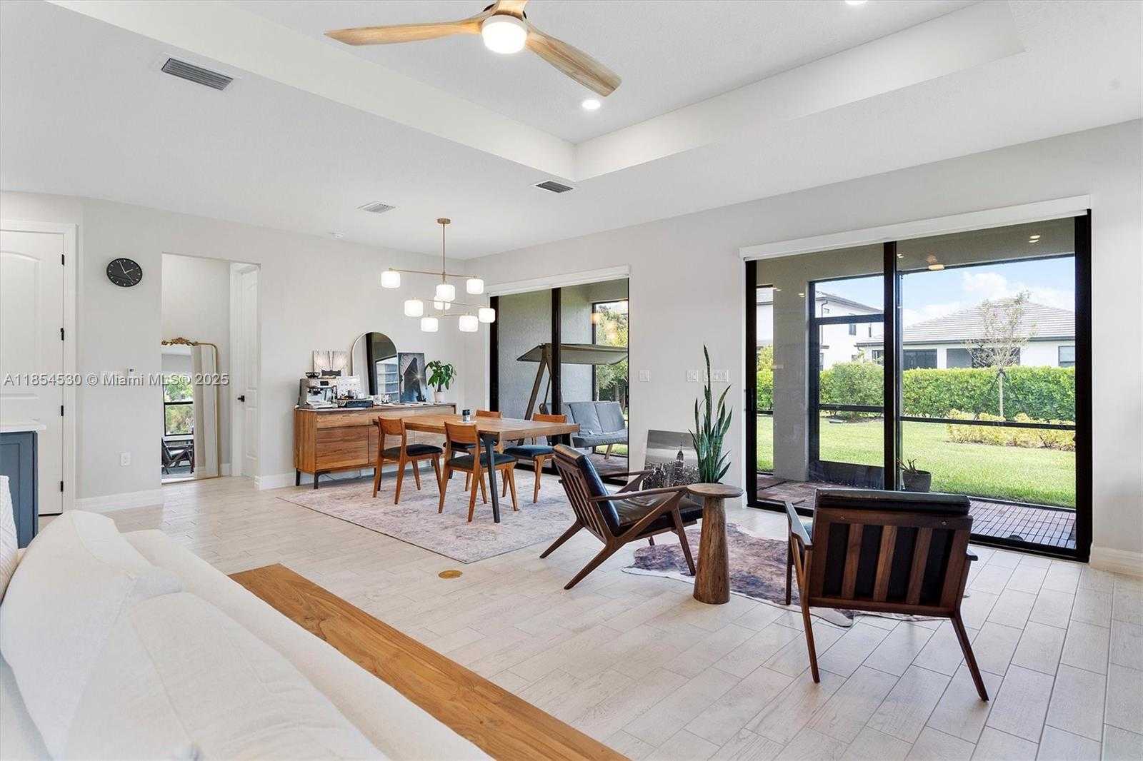 Small Image of 4434 TACOMA PARK DR, Oakland Park Number 13