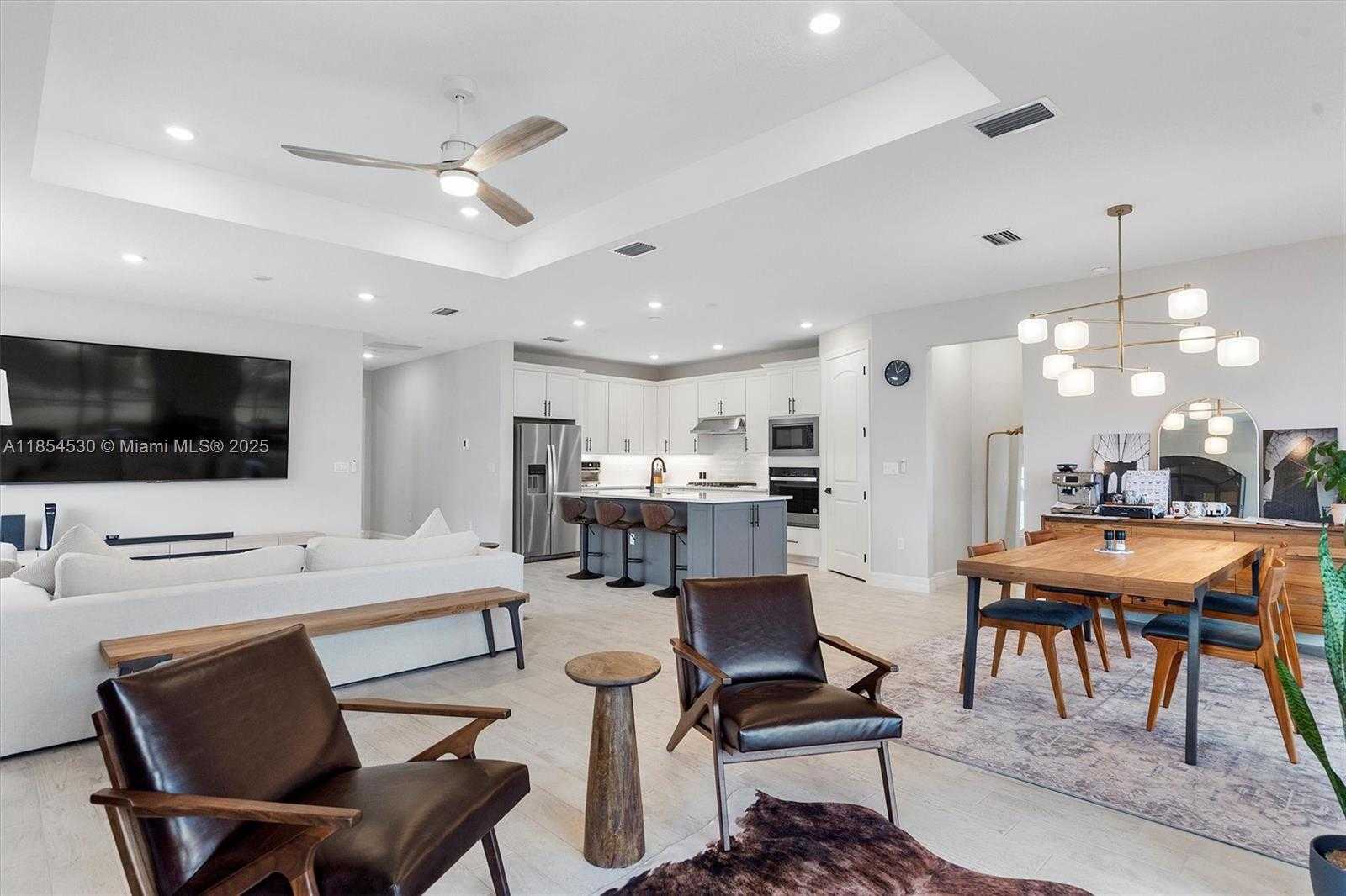 Small Image of 4434 TACOMA PARK DR, Oakland Park Number 14