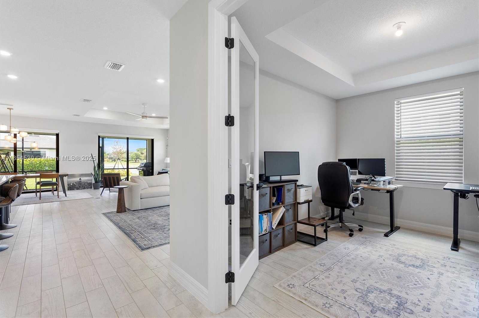 Small Image of 4434 TACOMA PARK DR, Oakland Park Number 16