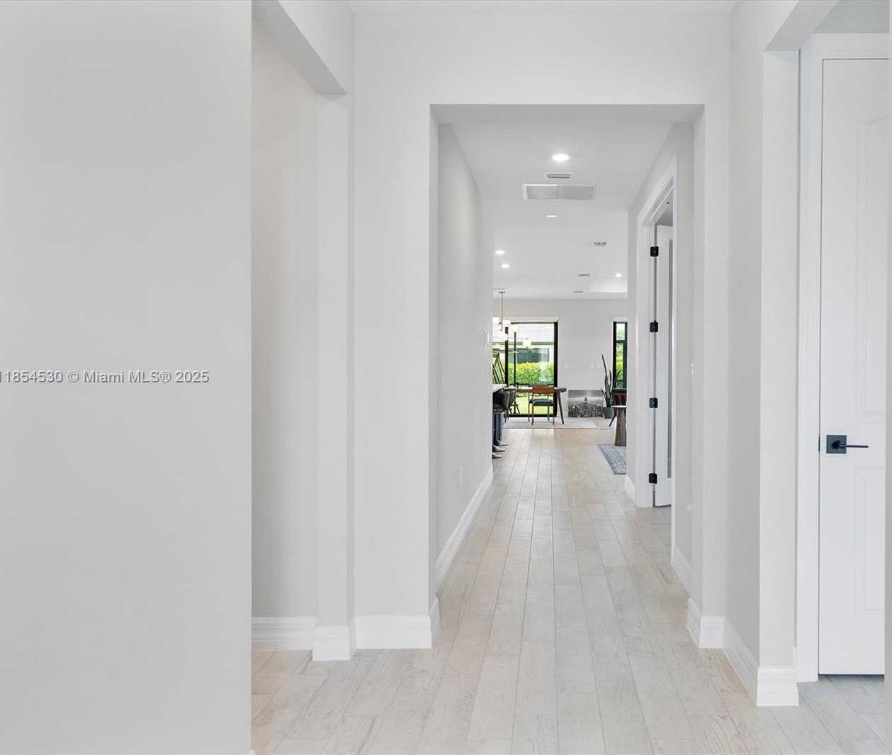 Small Image of 4434 TACOMA PARK DR, Oakland Park Number 18