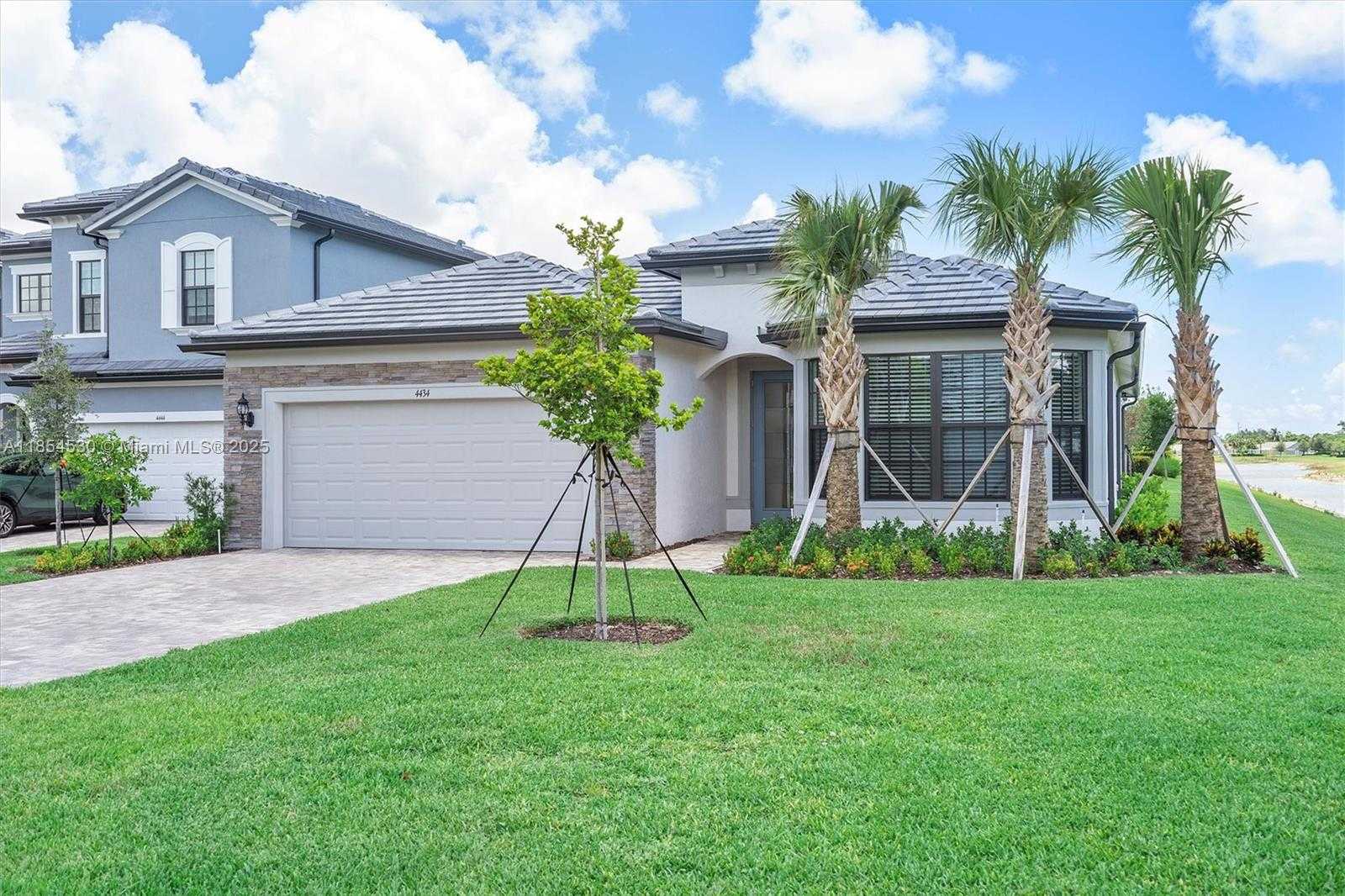 Small Image of 4434 TACOMA PARK DR, Oakland Park Number 2
