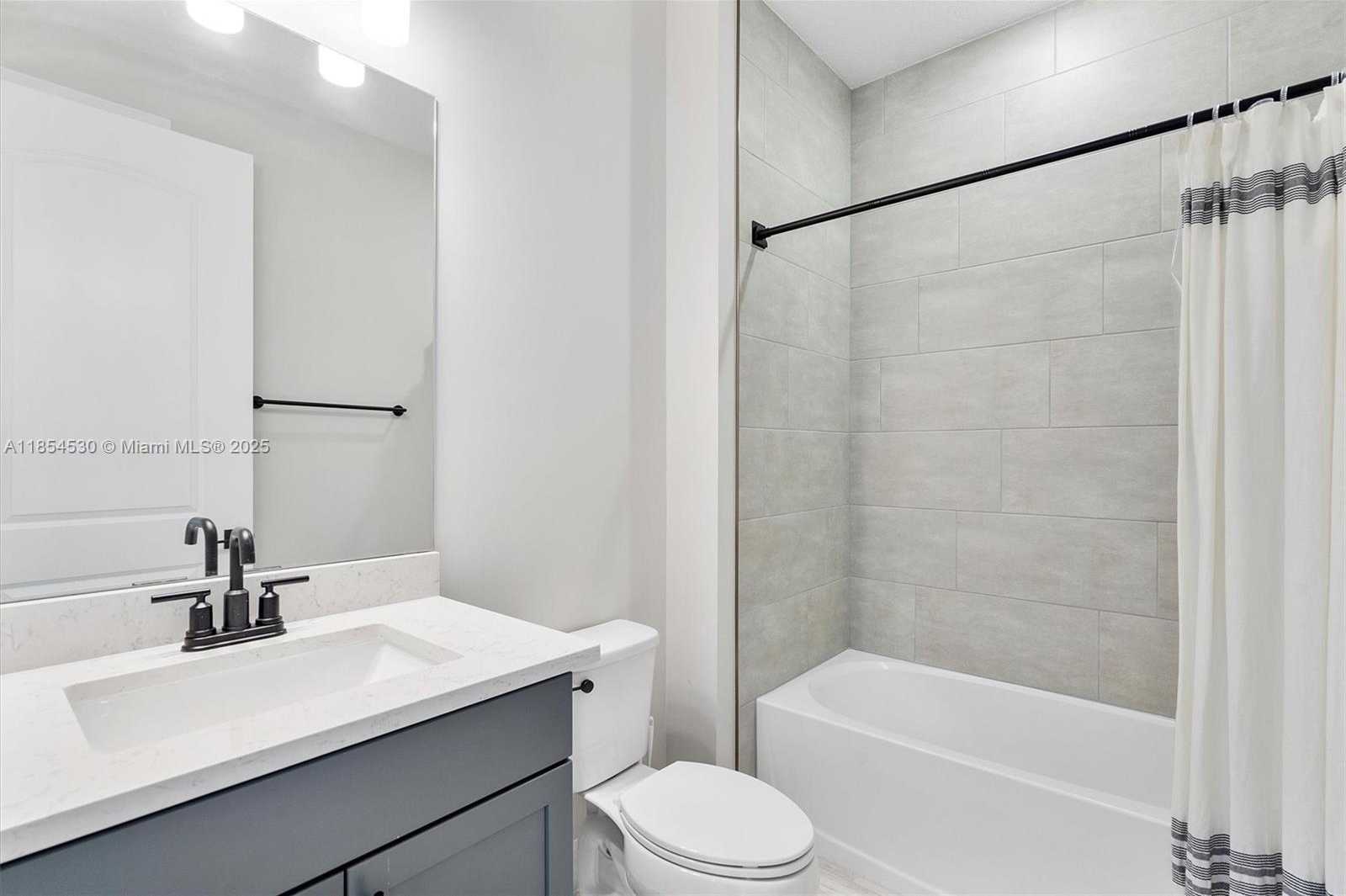 Small Image of 4434 TACOMA PARK DR, Oakland Park Number 22