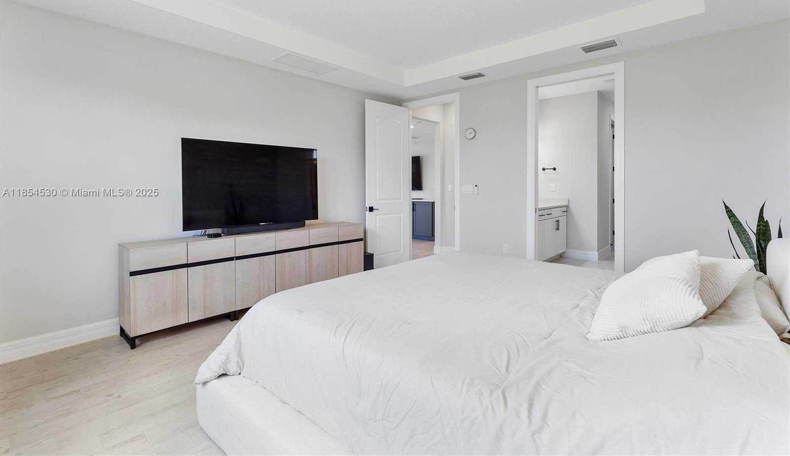 Small Image of 4434 TACOMA PARK DR, Oakland Park Number 25