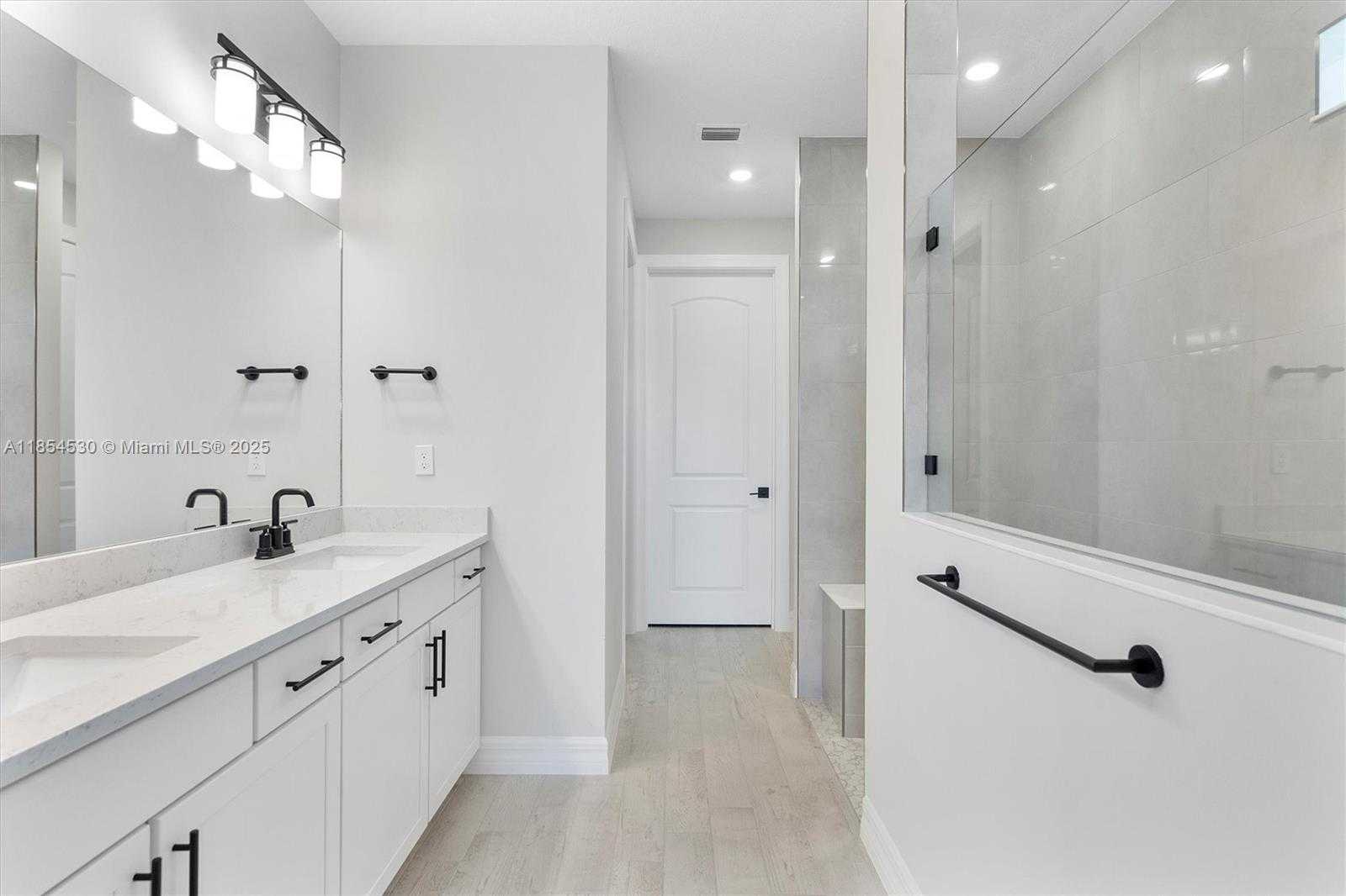 Small Image of 4434 TACOMA PARK DR, Oakland Park Number 26