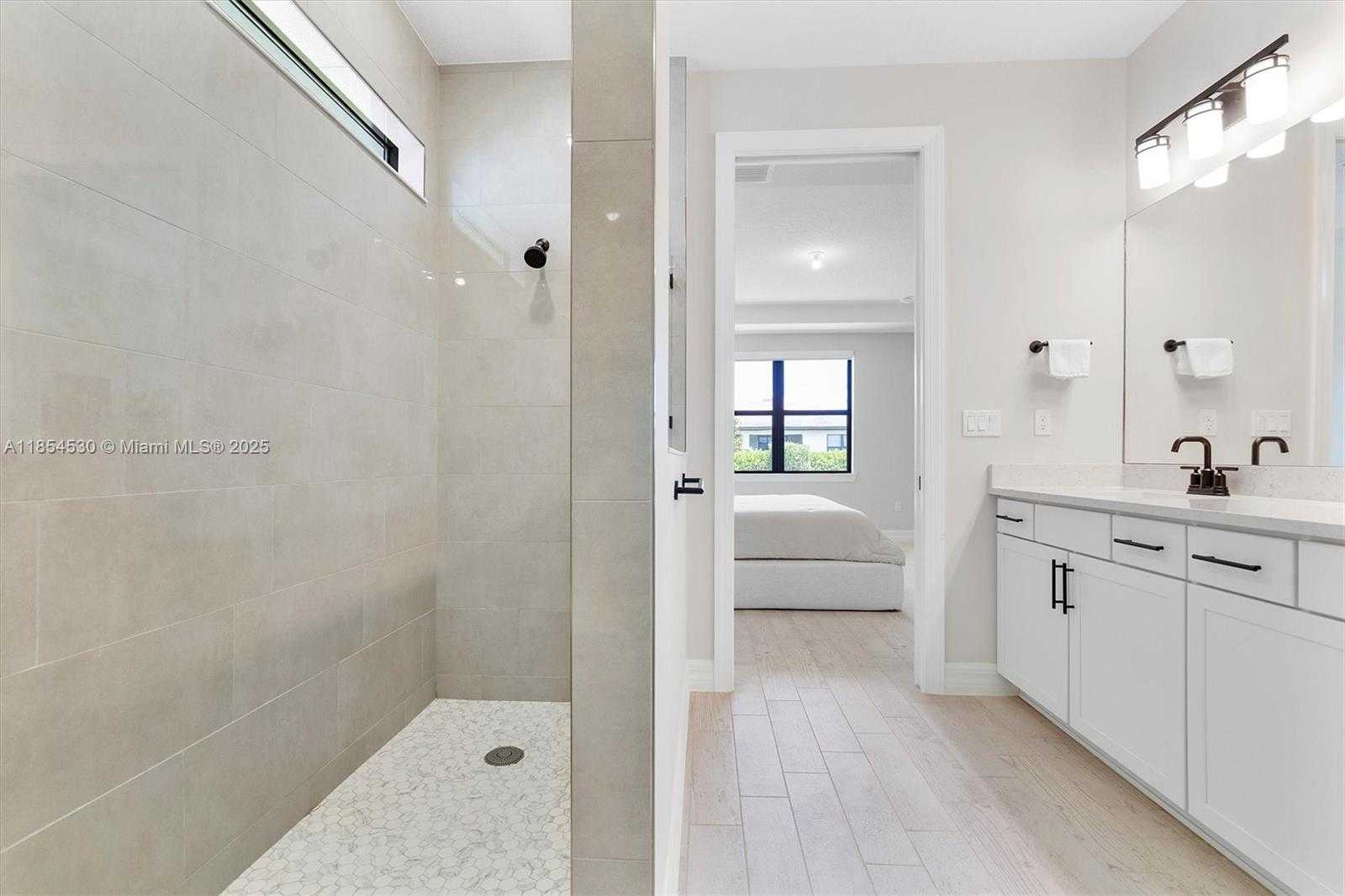 Small Image of 4434 TACOMA PARK DR, Oakland Park Number 29