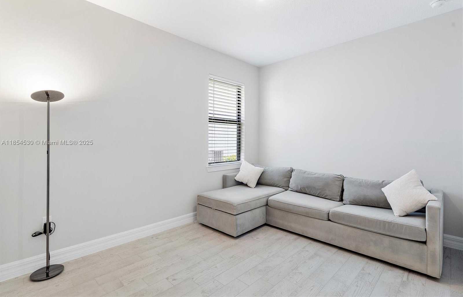 Small Image of 4434 TACOMA PARK DR, Oakland Park Number 30