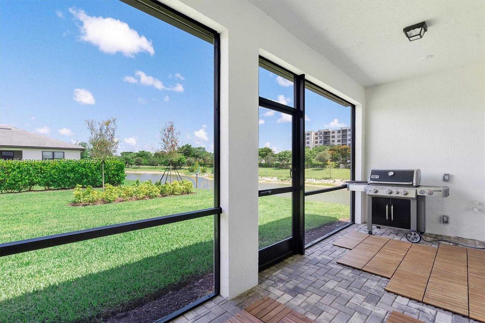 Small Image of 4434 TACOMA PARK DR, Oakland Park Number 35