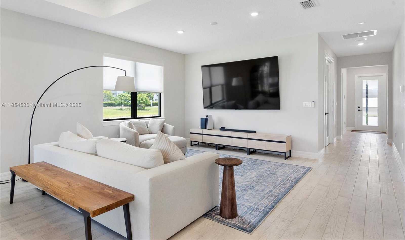 Small Image of 4434 TACOMA PARK DR, Oakland Park Number 6