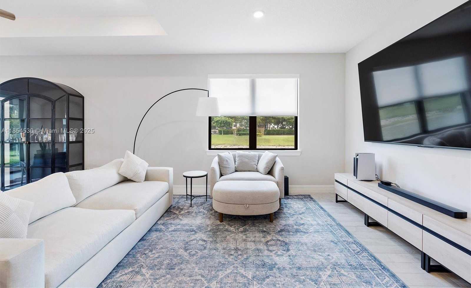 Small Image of 4434 TACOMA PARK DR, Oakland Park Number 7