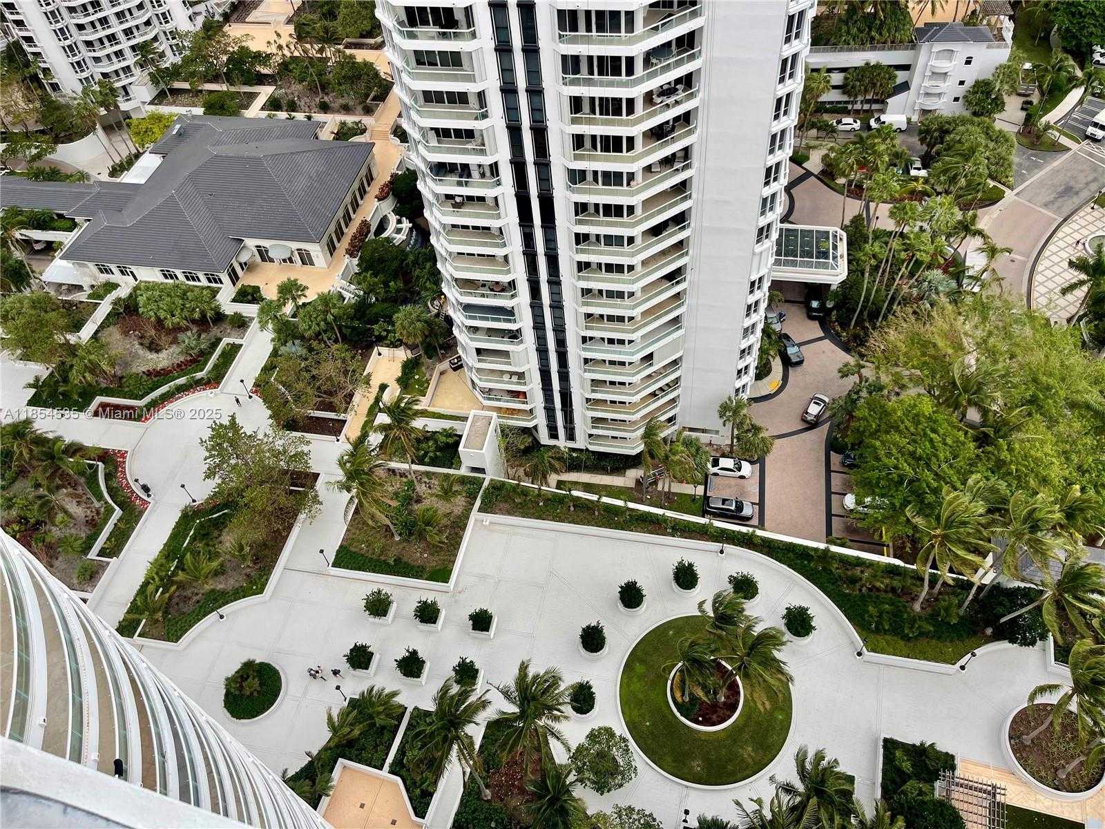 Small Image of 21050 POINT PL #2803, Aventura Number 28