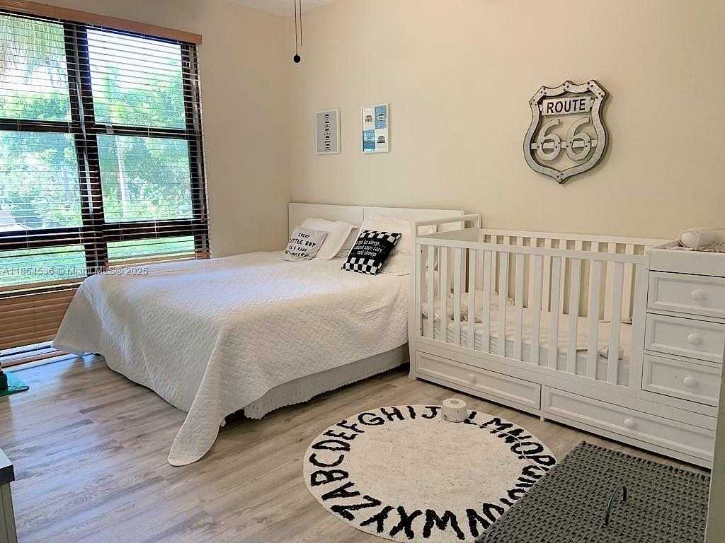 Imagen de Pequeño Objeto